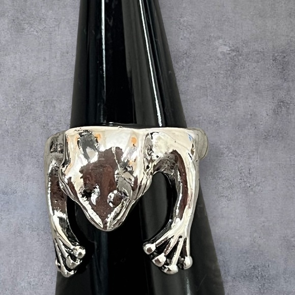 Silver frog ring adjustable size, stamped .925 - Picture 2 of 5